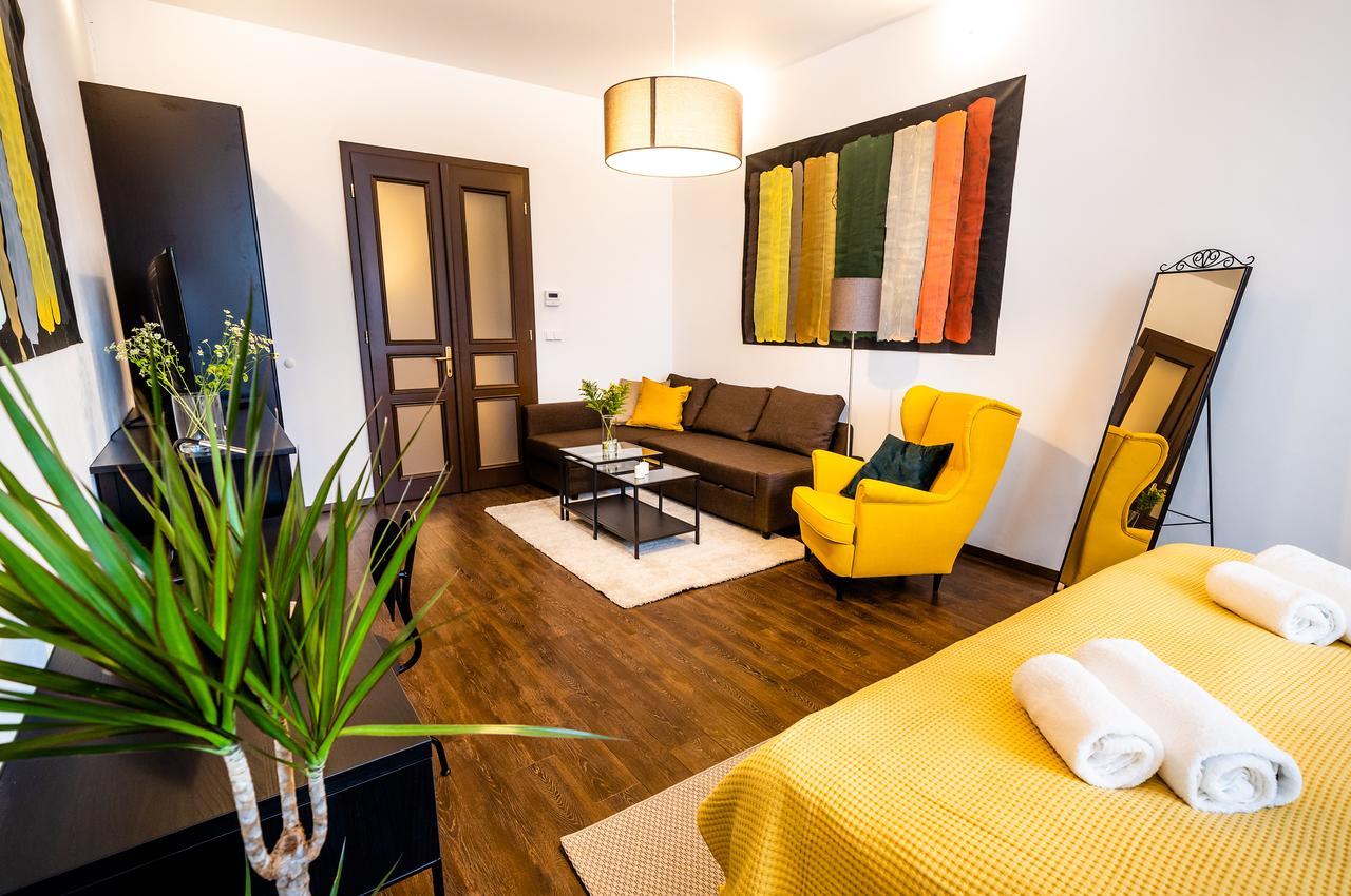 Unique Central Square Business Apt. Hradec Kralove Exterior photo